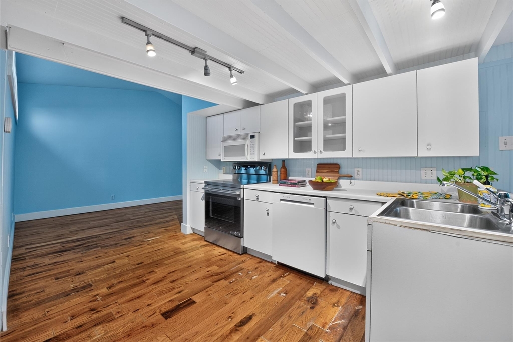 2106 Van Buren Street - Photo 8