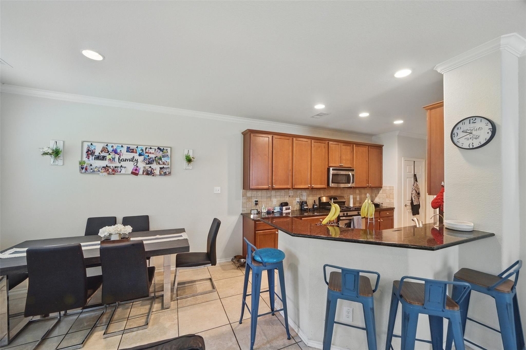 6443 Calgary Woods Lane - Photo 10