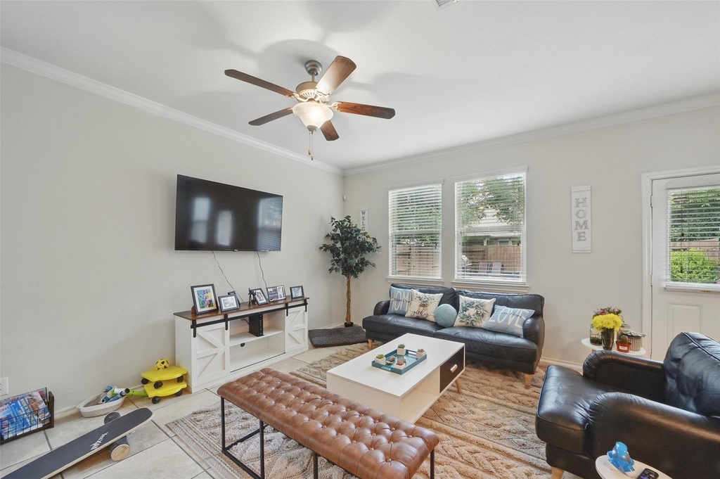 6443 Calgary Woods Lane - Photo 8