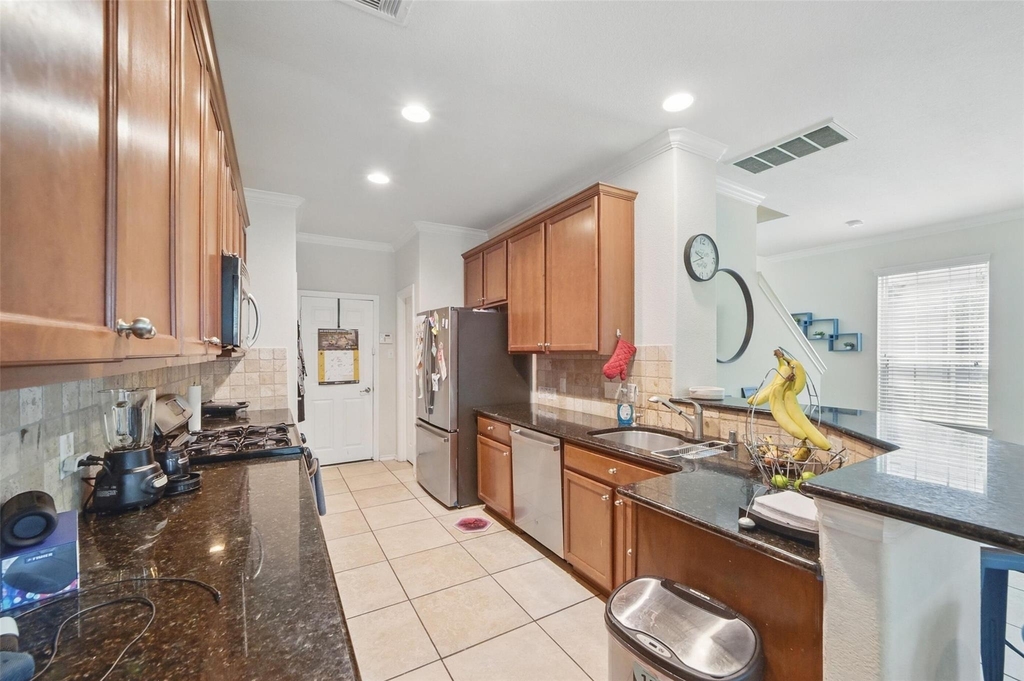 6443 Calgary Woods Lane - Photo 12