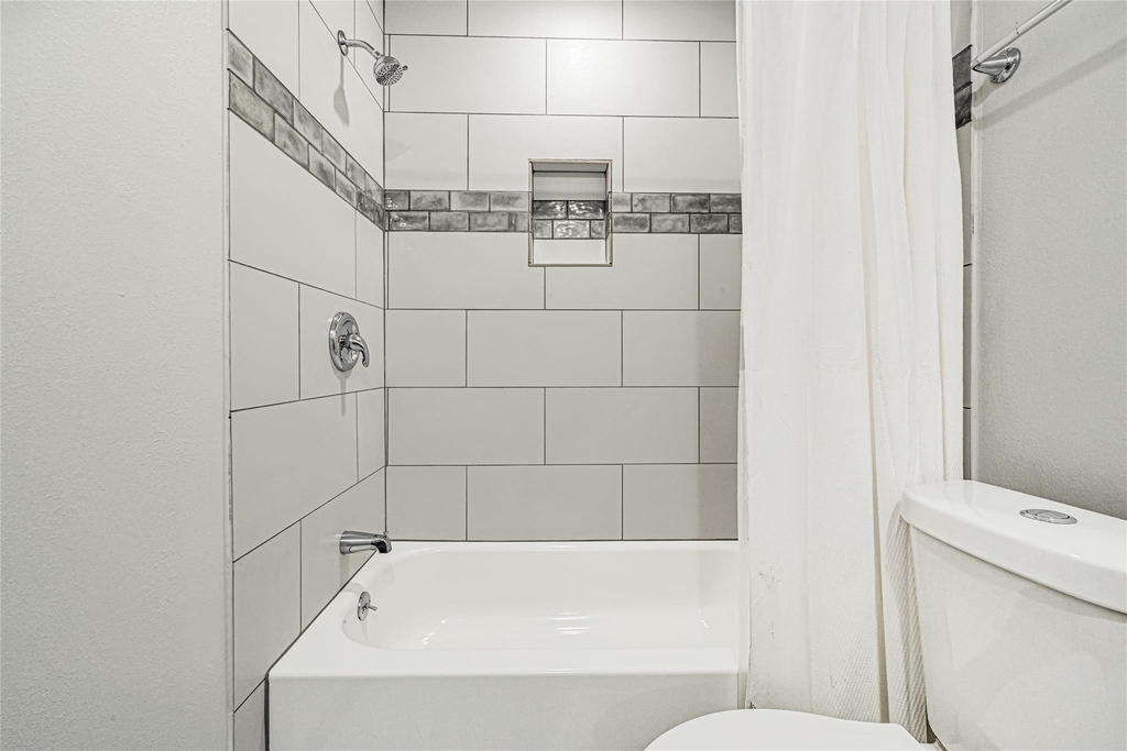 209 W 6th Street - Photo 14