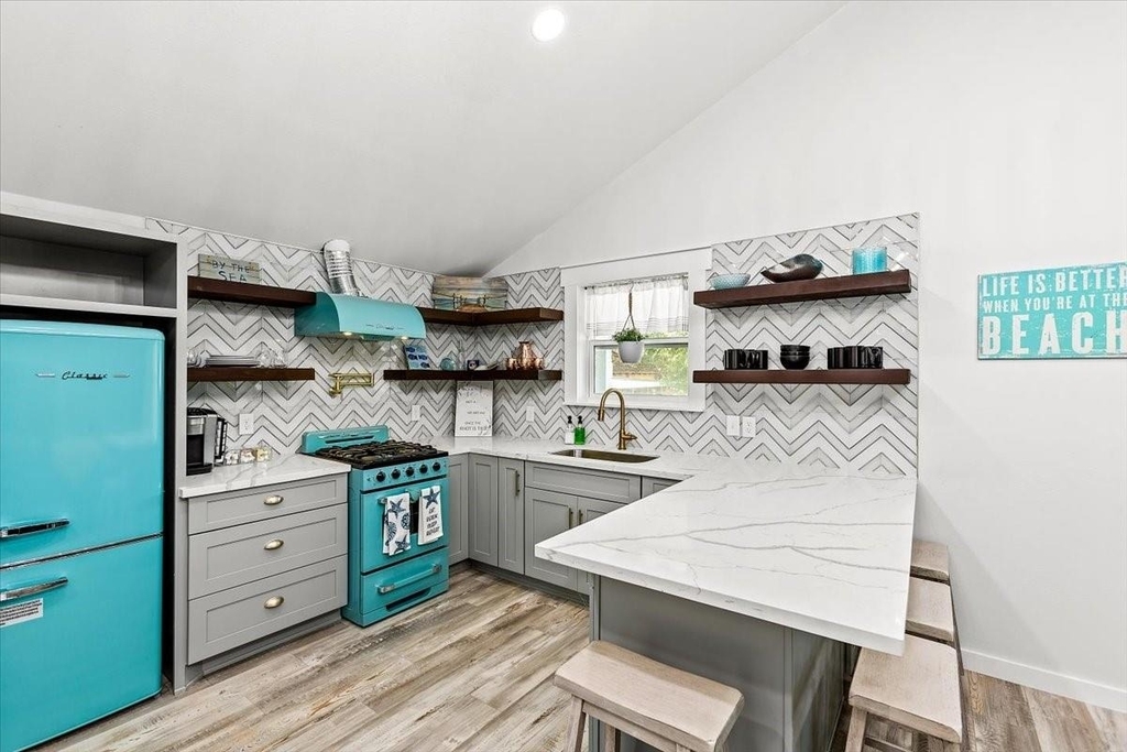 5423 Avenue R - Photo 8