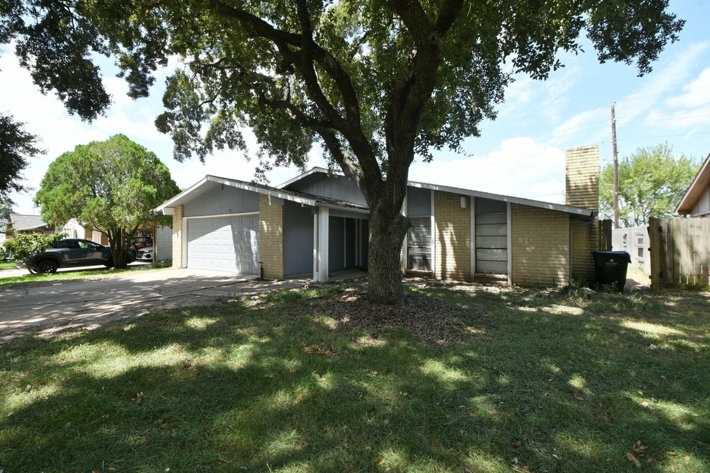 4935 Gretna Green Drive - Photo 1