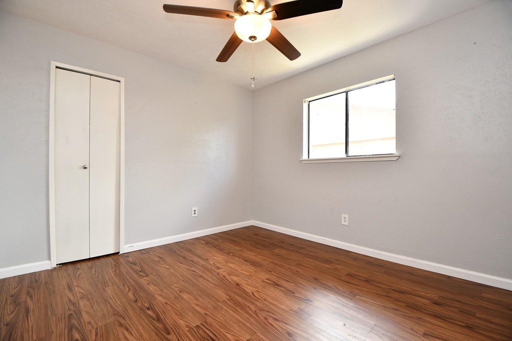 4935 Gretna Green Drive - Photo 16