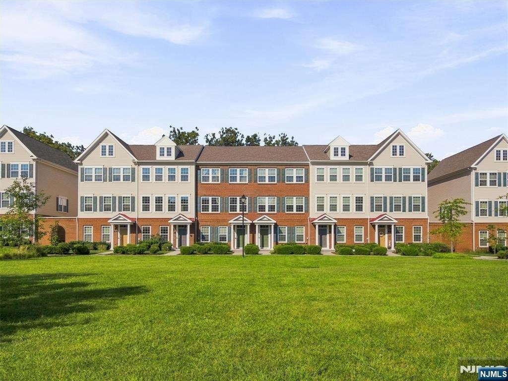 18 Litchfield - Photo 1