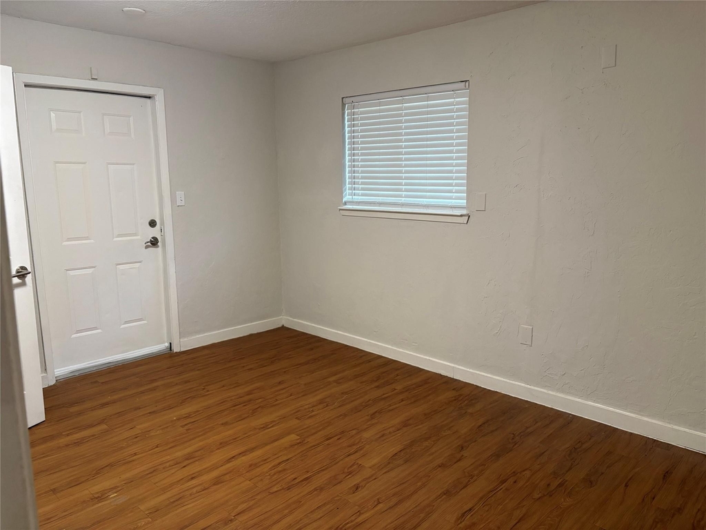 1209 N Roberson Street - Photo 11