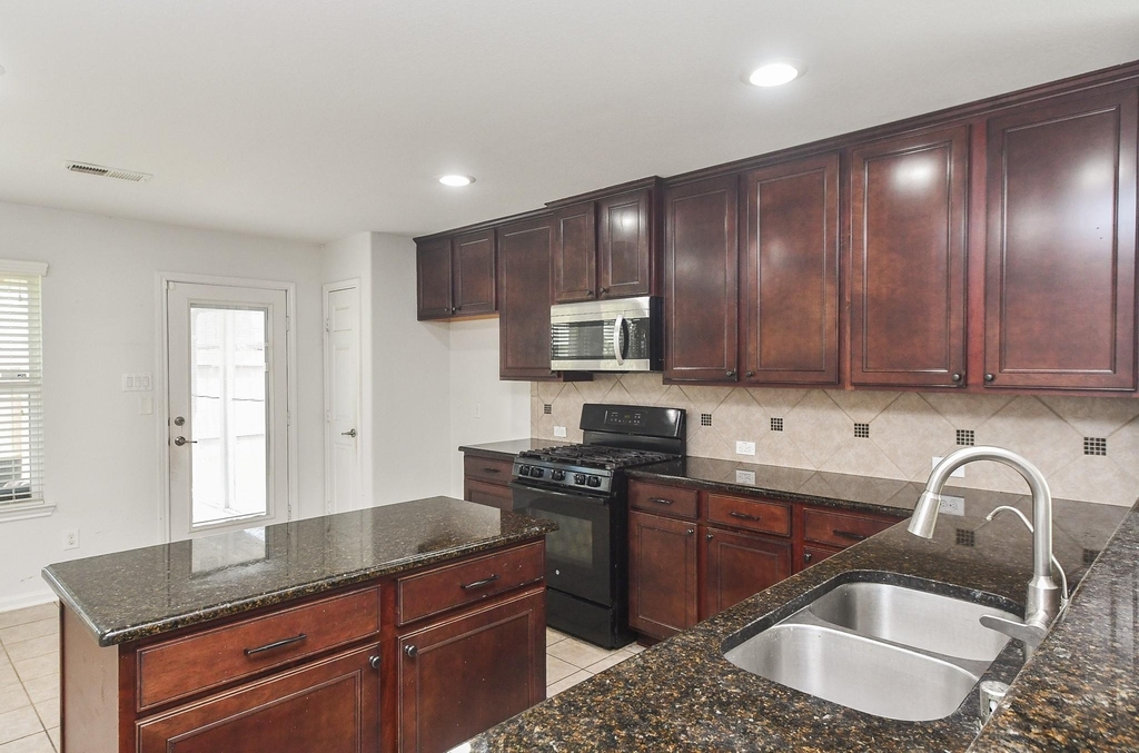 18302 Mable Pond Ln - Photo 11