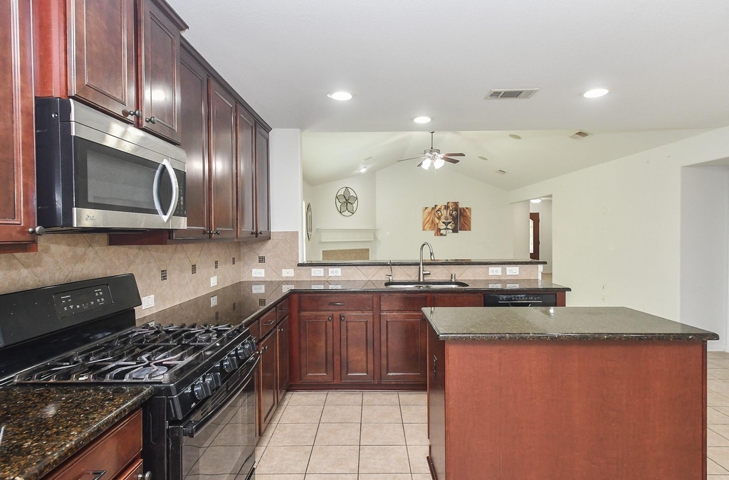 18302 Mable Pond Ln - Photo 9
