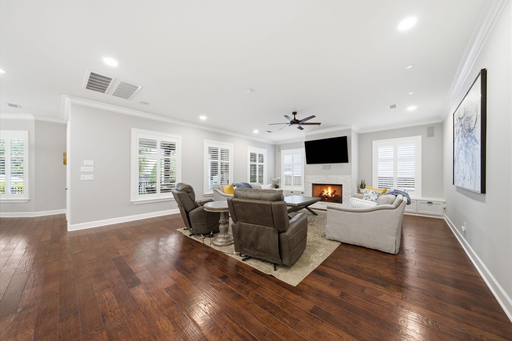 315 E 24th Street - Photo 6