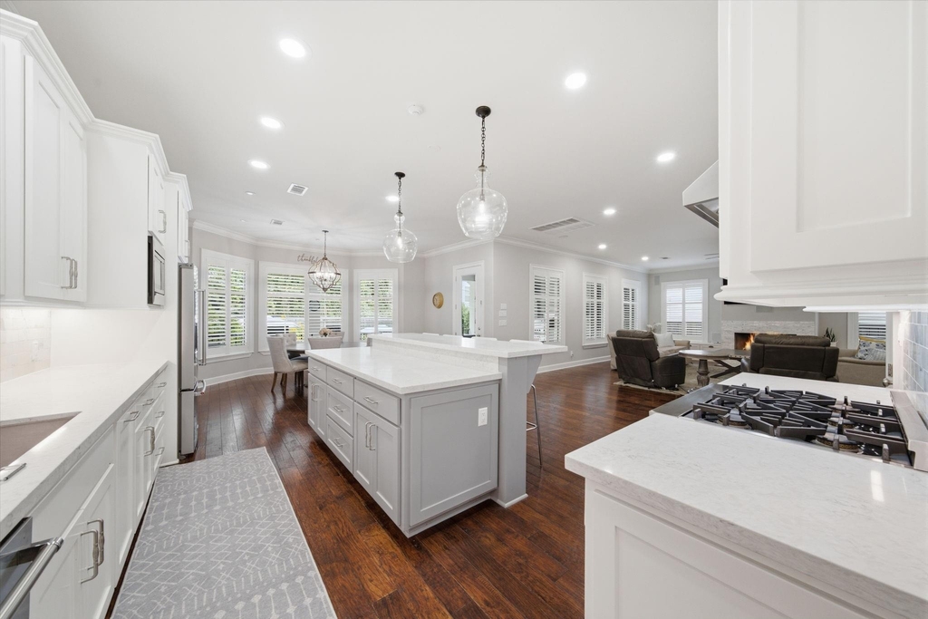 315 E 24th Street - Photo 10