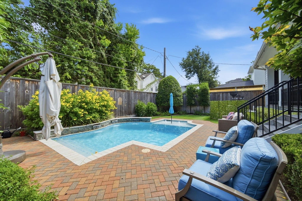 315 E 24th Street - Photo 39