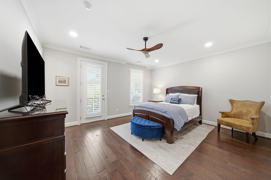 315 E 24th Street - Photo 19