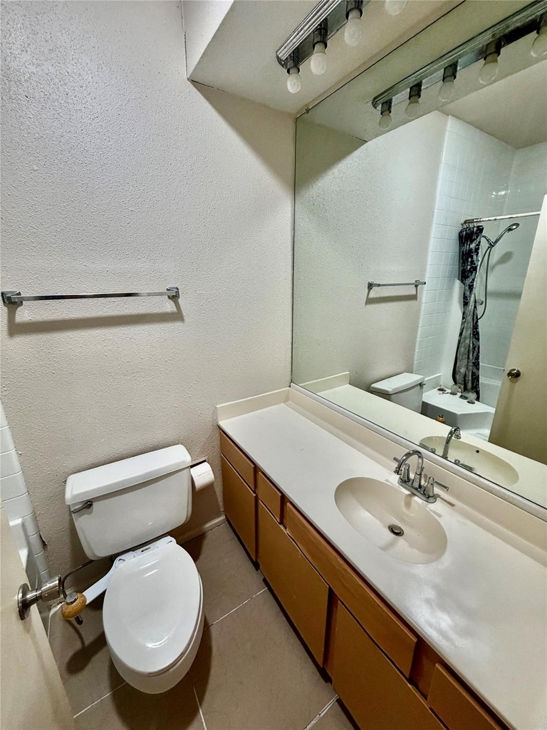 2213 S Braeswood Boulevard - Photo 6