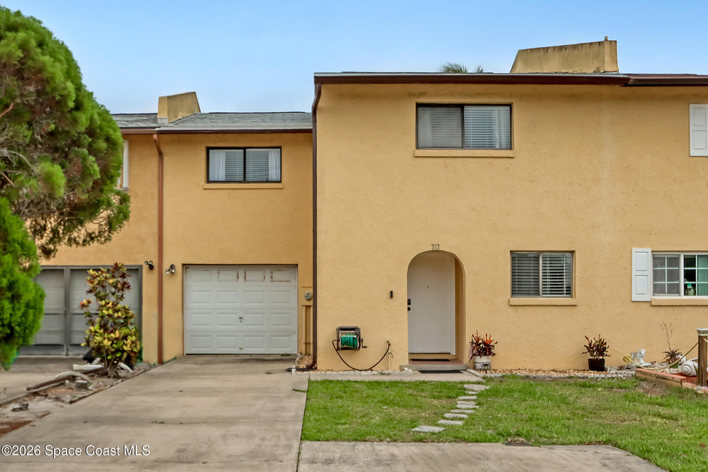 212 S Brevard Avenue S - Photo 0