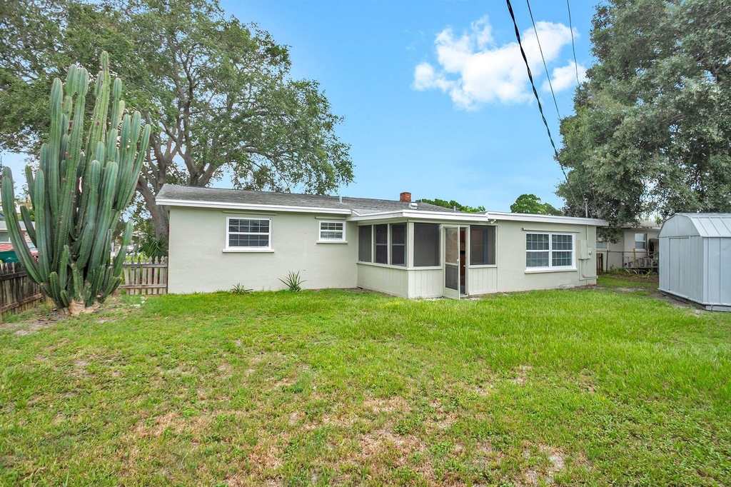 557 Buckingham Avenue - Photo 4