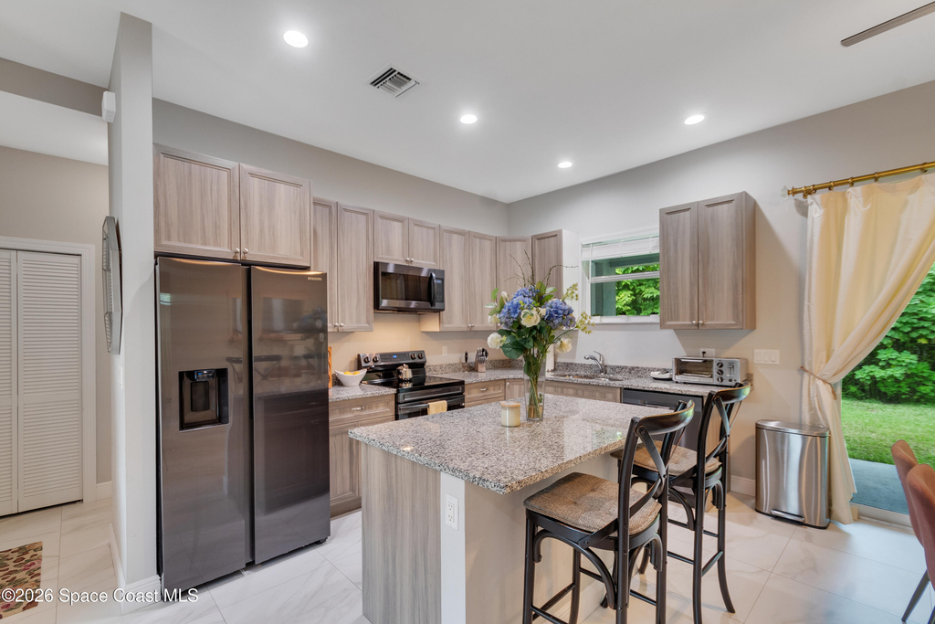 1725 20th Avenue - Photo 6