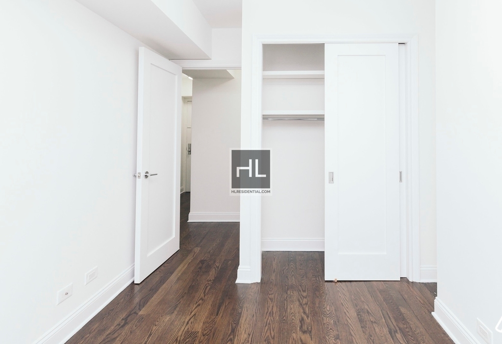 East 57 Street - Photo 2
