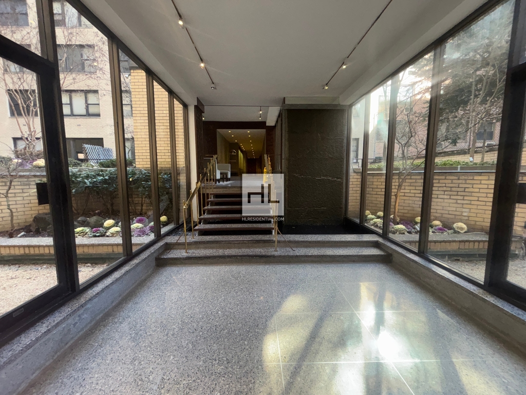 East 49 Street - Photo 6