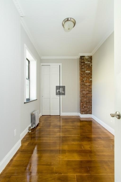 East 100th Street - Photo 5