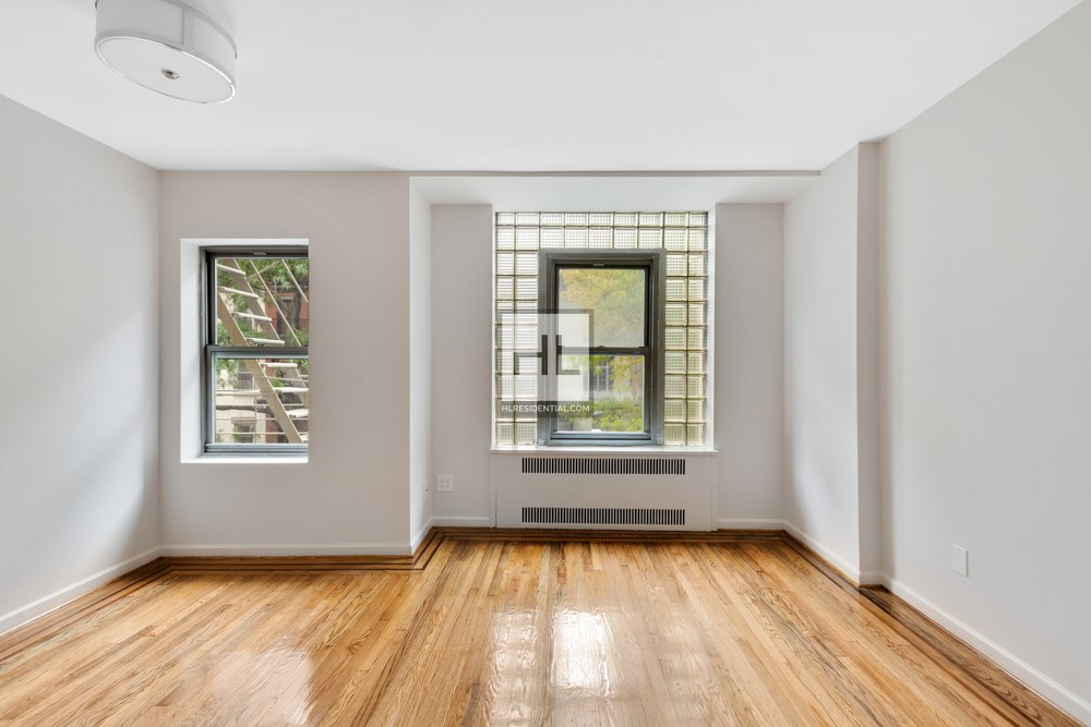 East 31 Street - Photo 2