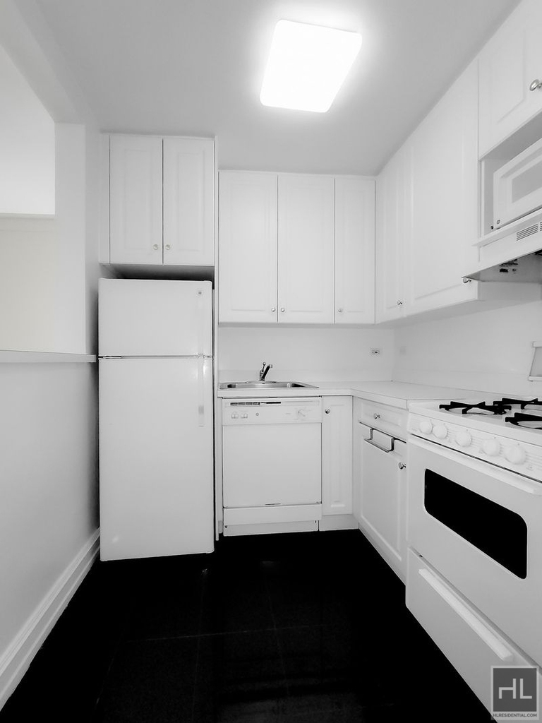 East 36th Street - Photo 2