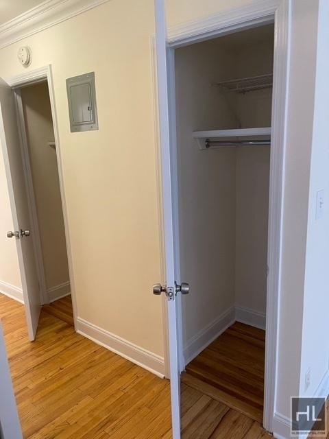 East 80 Street - Photo 4