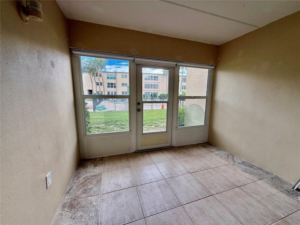 11700 Park Boulevard - Photo 5