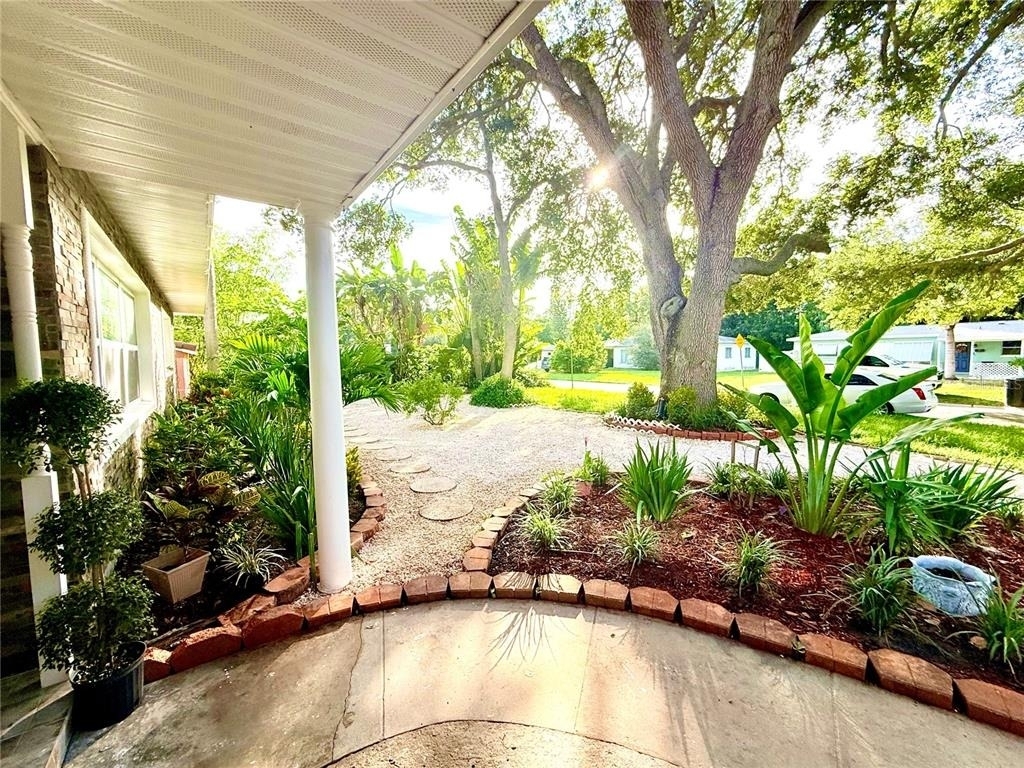 1557 Robinson Drive N - Photo 1