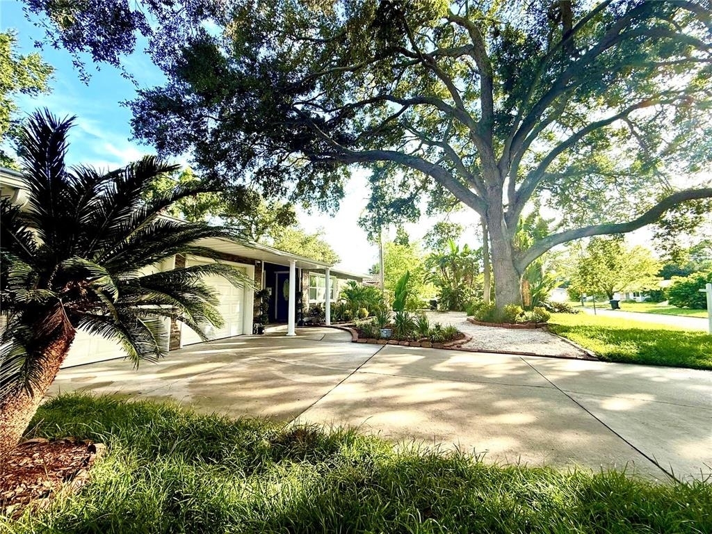 1557 Robinson Drive N - Photo 30