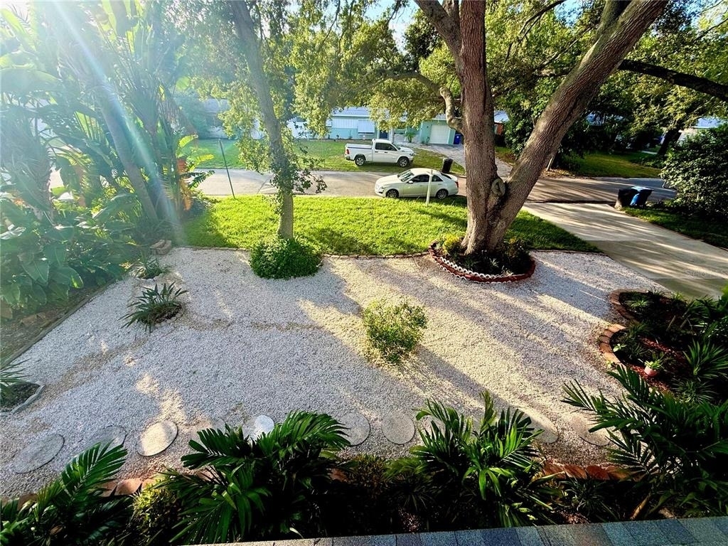 1557 Robinson Drive N - Photo 3
