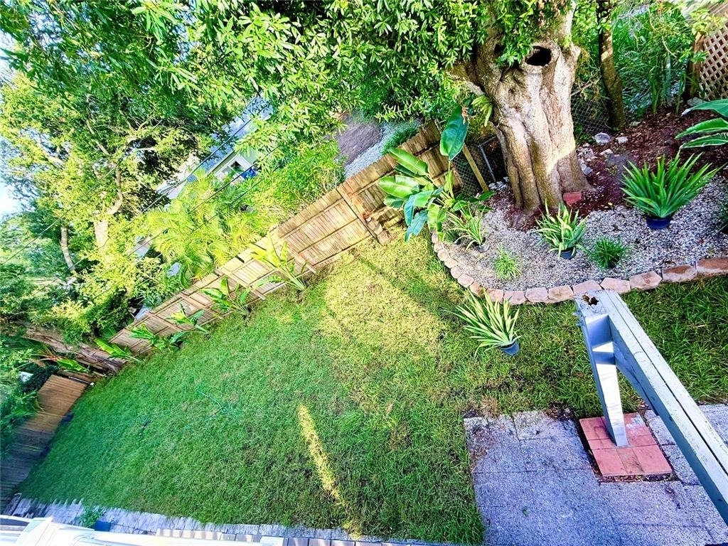 1557 Robinson Drive N - Photo 32