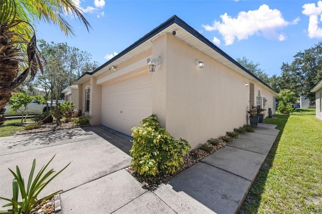 1012 Brenton Leaf Drive - Photo 3