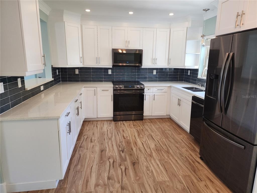 2347 Eastwood Drive - Photo 2