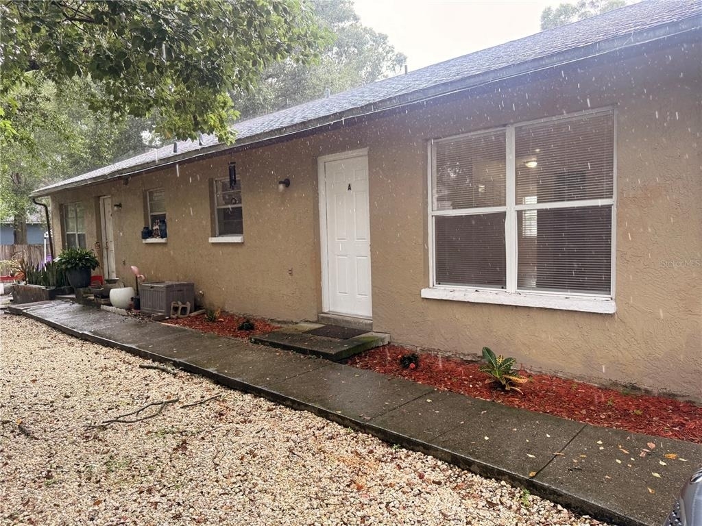 9406 N Hartts Drive - Photo 1