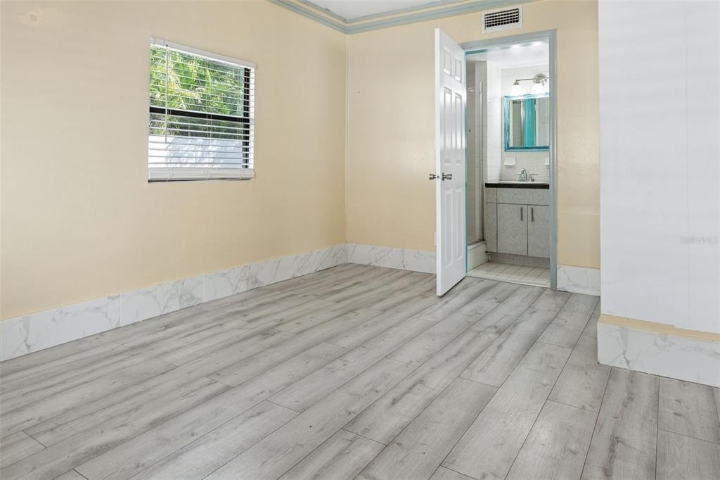 687 Geneva Place - Photo 13