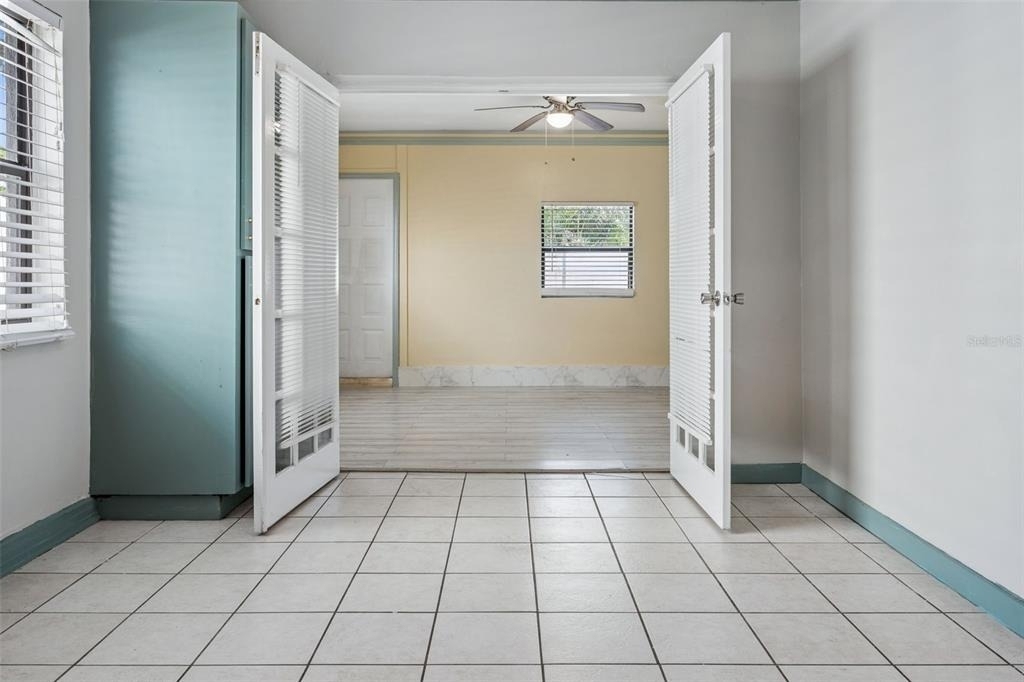 687 Geneva Place - Photo 4