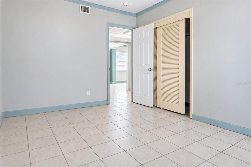 687 Geneva Place - Photo 16