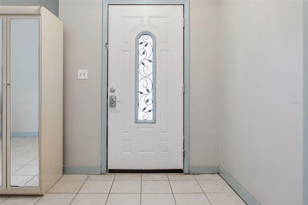 687 Geneva Place - Photo 3