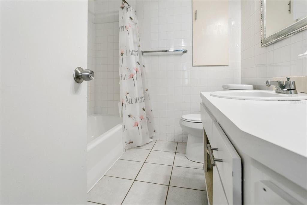 687 Geneva Place - Photo 19