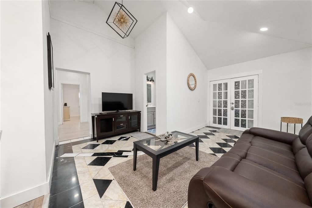 711 Briarcliffe Street - Photo 0