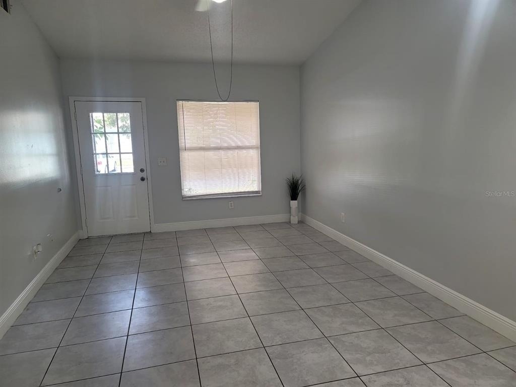 3254 Chesswood Avenue - Photo 7