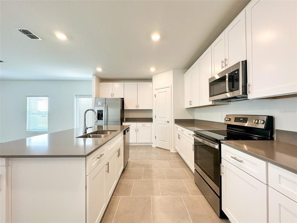 676 Grove Street - Photo 7