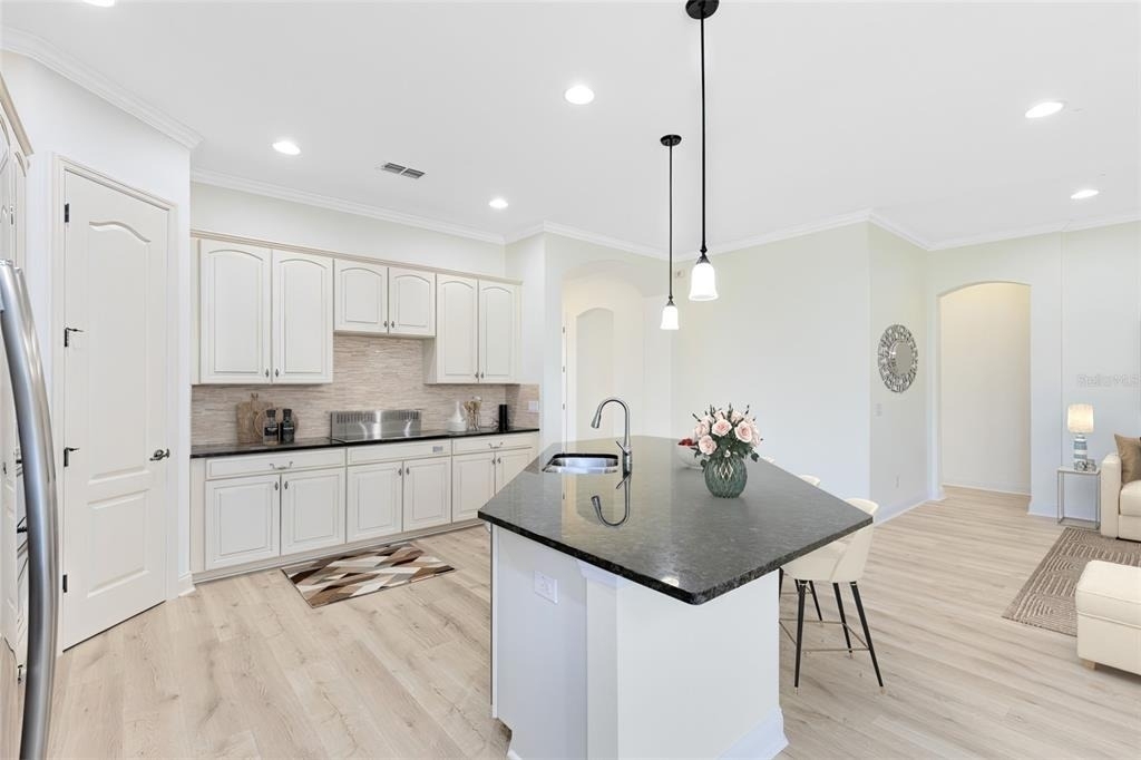 8408 Laureate Boulevard - Photo 6