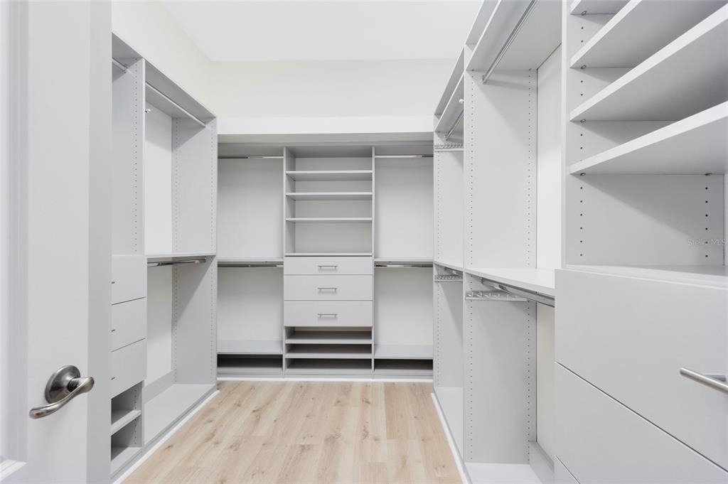 8408 Laureate Boulevard - Photo 18