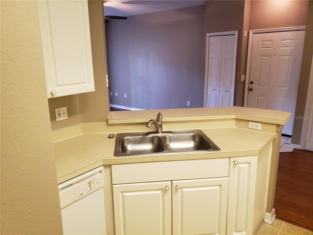 5500 Metrowest Boulevard - Photo 13