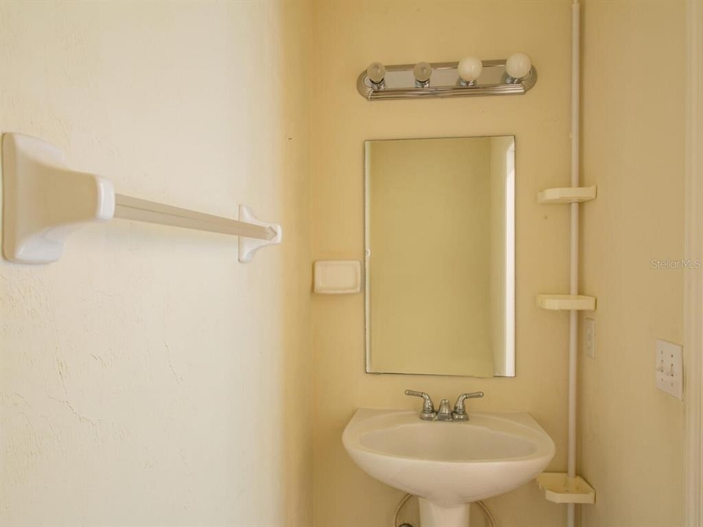 1565 Nw 29th Road - Photo 18
