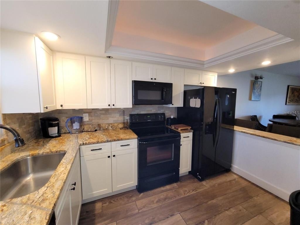 104 Capri Isles Boulevard - Photo 12