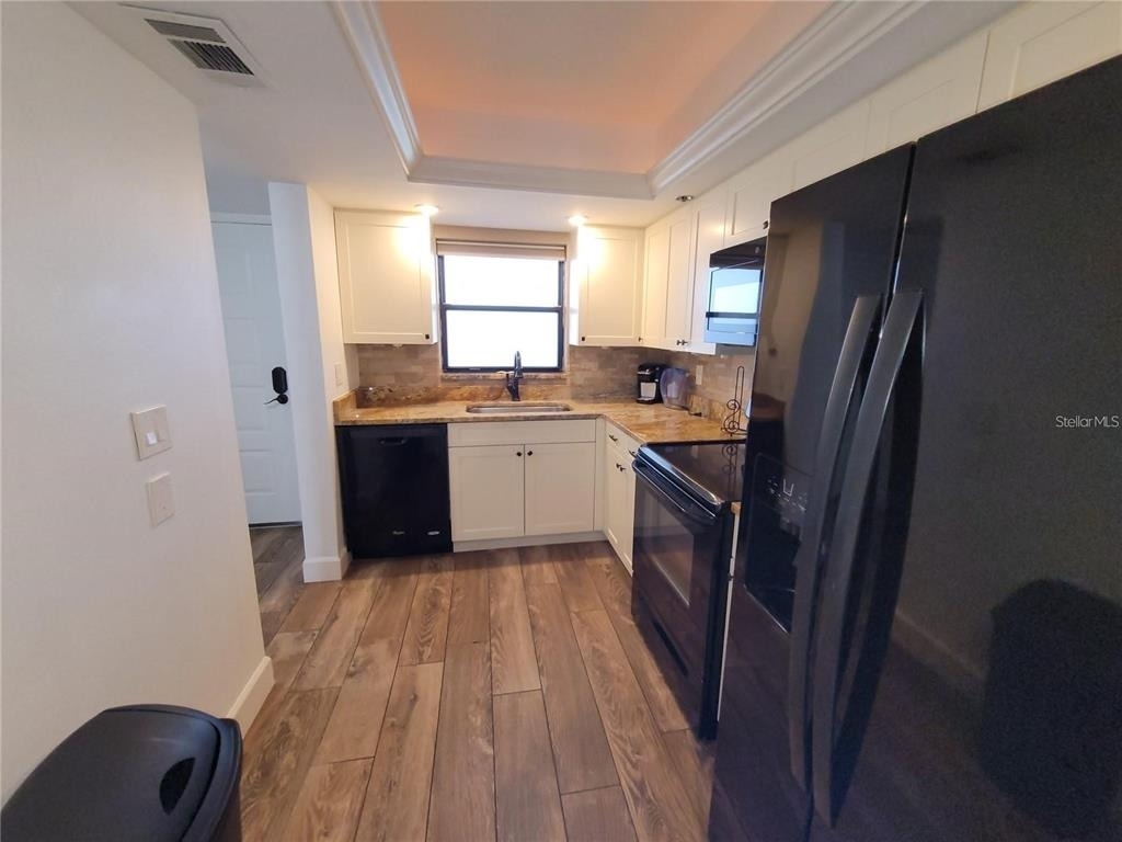 104 Capri Isles Boulevard - Photo 4