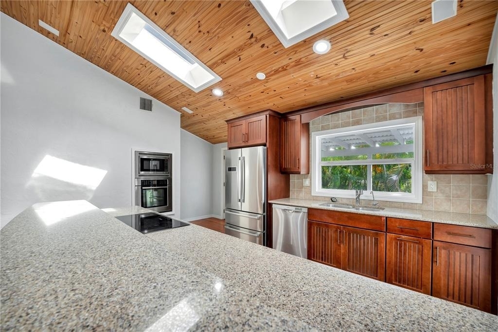 631 Harbor Avenue - Photo 15