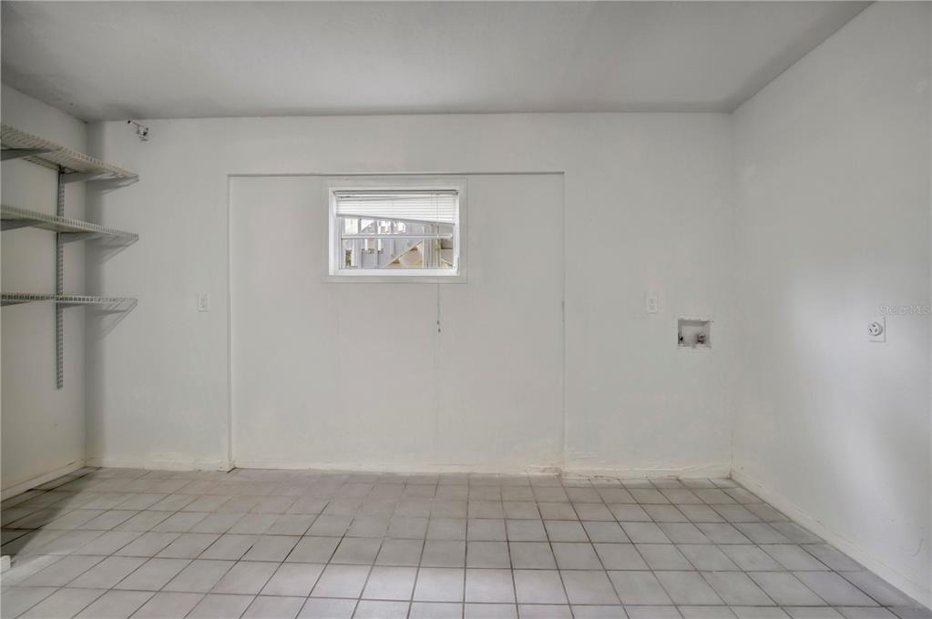 631 Harbor Avenue - Photo 2